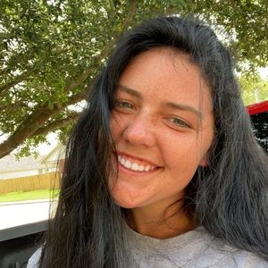 Meet your Posher, Carley